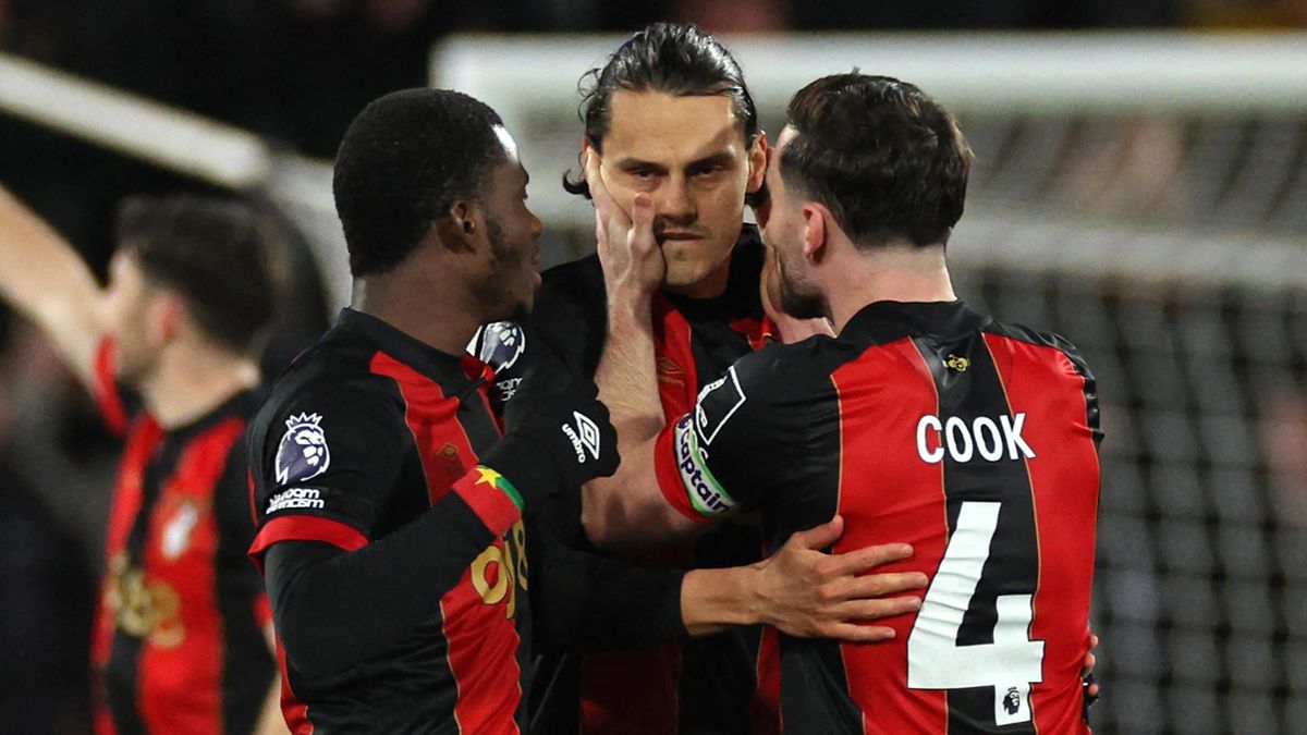 Un impresionante tiro libre de Enes Ünal da a Bournemouth un empate contra el West Ham