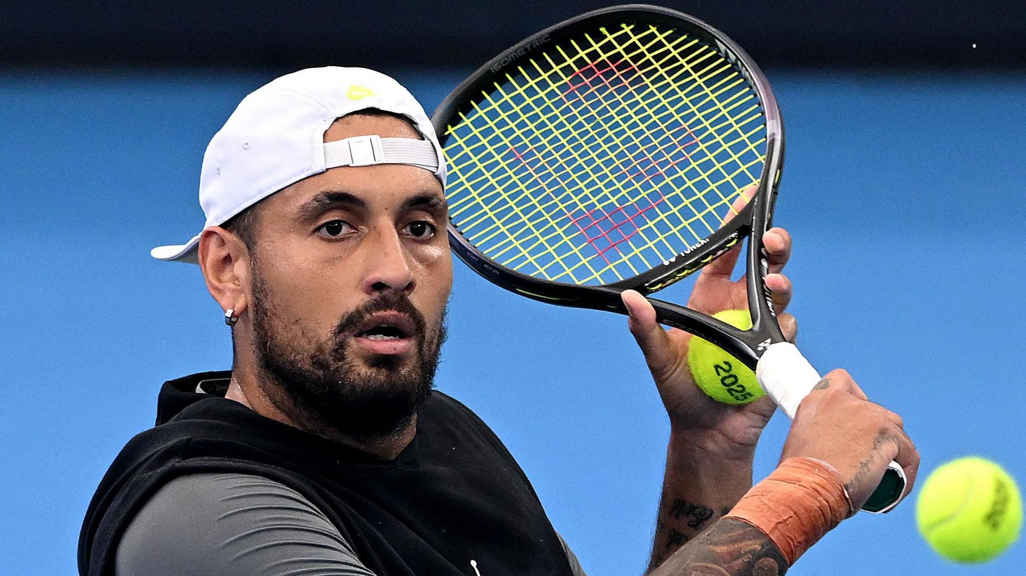 Nick Kyrgios e Novak Djokovic Ottengono una Vittoria Emozionante in Doppio a Brisbane